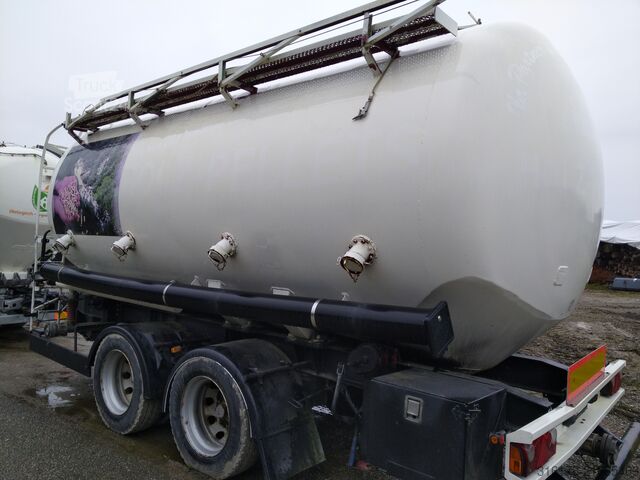 Remorcă tip siloz Tranders TK18 OM Pellet Silo