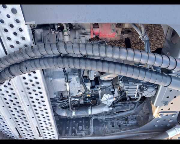 Standardni vlačilec MERCEDES-BENZ Actros L 18 4x2 - Actros L 1852 LS 4x2