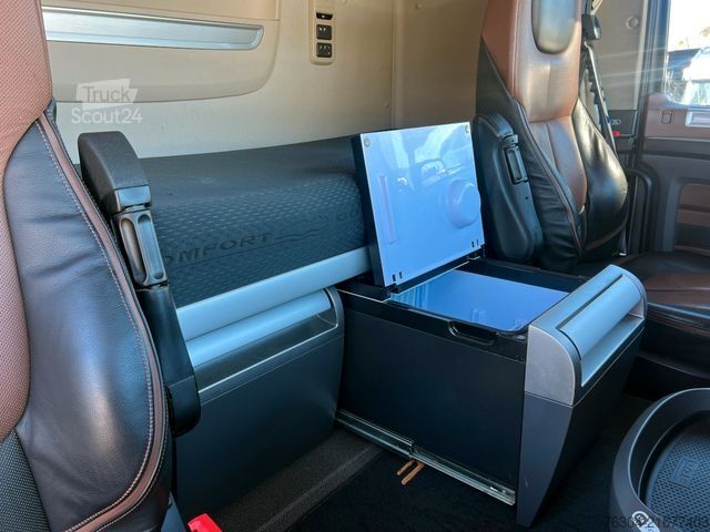 Tractor estándar DAF XF 530 FT