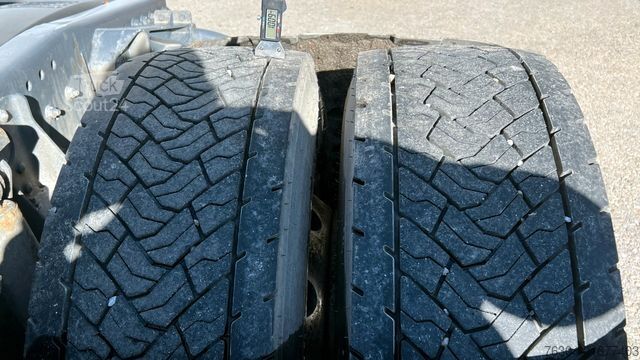 Tractor estándar DAF XF 530 FT