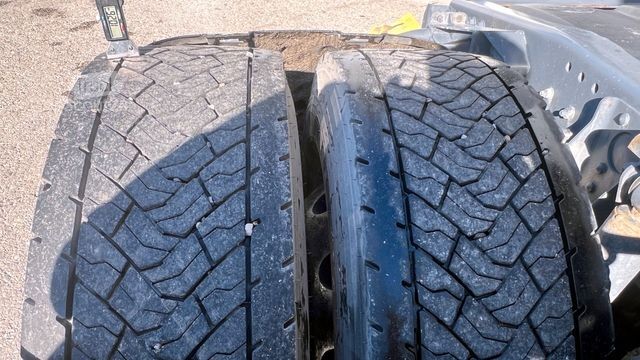 Tractor estándar DAF XF 530 FT