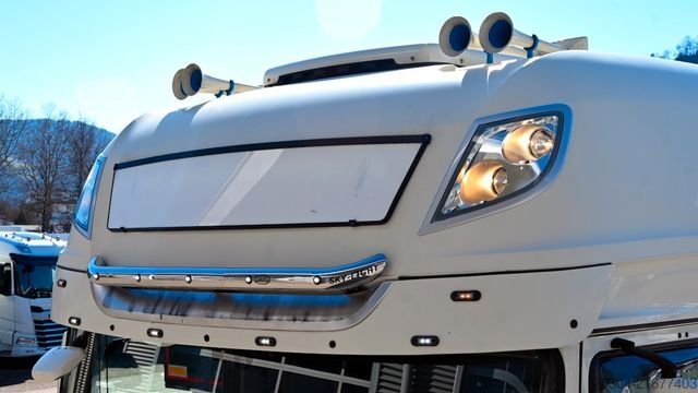 Tractor estándar DAF XF 530 FT