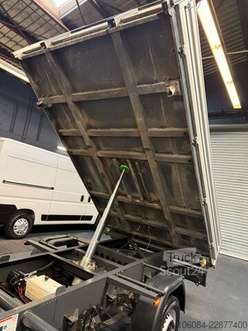 Fourgon benne basculante IVECO Daily 35S18 3,0l 3 Seiten Kipper KLIMA AHK 3,5T