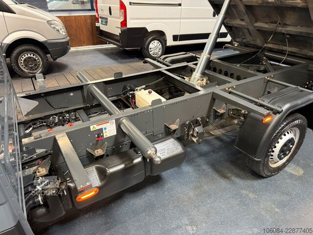Fourgon benne basculante IVECO Daily 35S18 3,0l 3 Seiten Kipper KLIMA AHK 3,5T