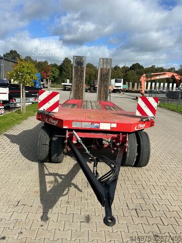 Remorcă cu platformă joasă FLIEGL DTS 300 3-Achs Tieflader Federrampen