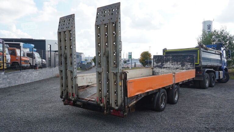 Remorcă cu platformă joasă HIEBENTHAL TTH 18 Tieflader Rampen SAF-Achsen Tandem