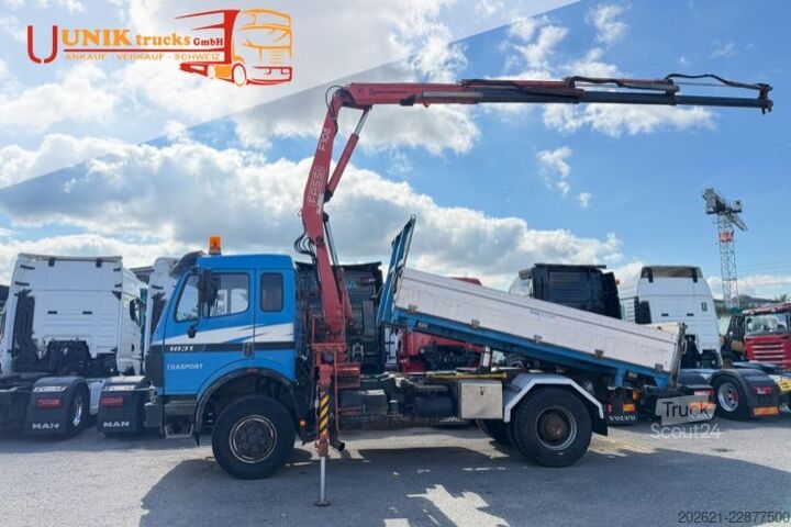 Macara montată pe camion MERCEDES-BENZ SK 1831 4x2 Fassi F105 Kipper