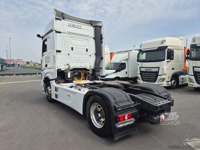 Standaard trekker Mercedes-Benz Actros 1845
