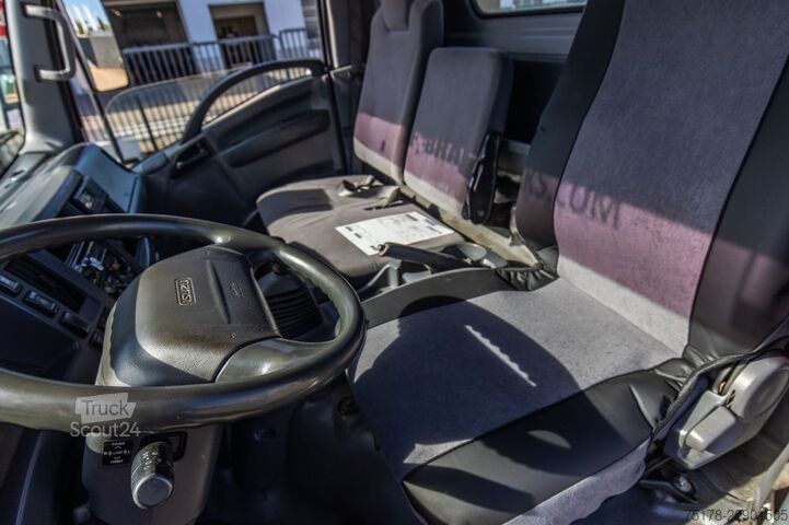  ISUZU NPR 75