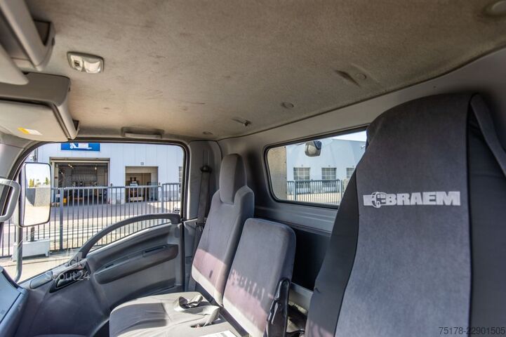  ISUZU NPR 75