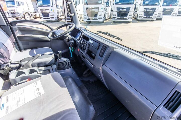  ISUZU NPR 75