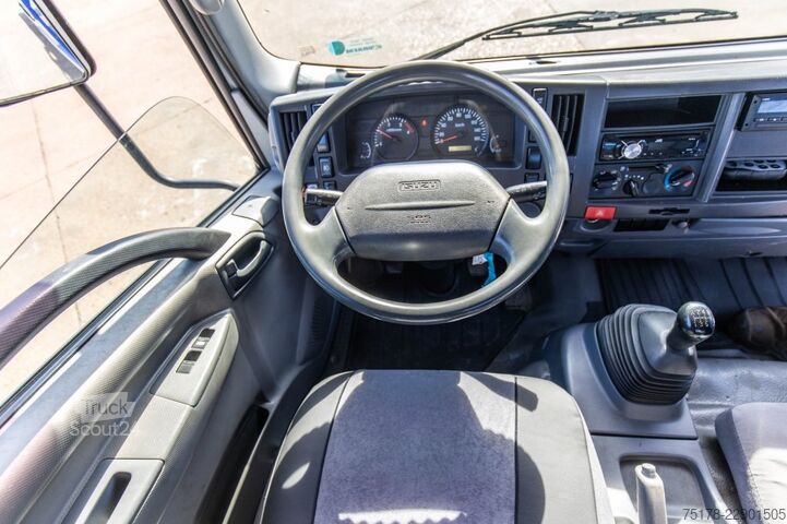  ISUZU NPR 75