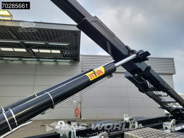 Sistema a braccio con gancio MAN TGS 26.440 6X4 NEW HYVA H20-60S Automatic Steel...