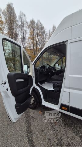 Furgoneta con caja Peugeot Boxer 35 KW L4H3 BHDi 140