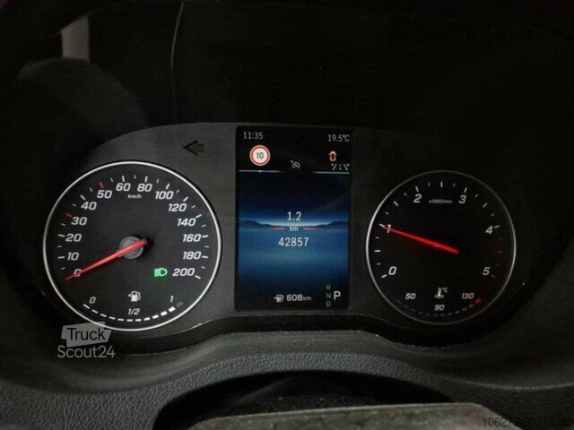 Hög tak skåpbil Mercedes-Benz Sprinter 317 CDI,L2H2,Automatik,Kamera,LED