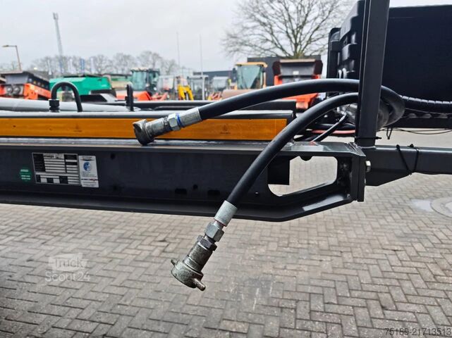 Krampe SHL 30 VDL S-30-6800 ανυψωτικό γάντζου με τηλεχειριστήριο! Krampe SHL 30 VDL S-30-6800 Hooklift Radio Remote!