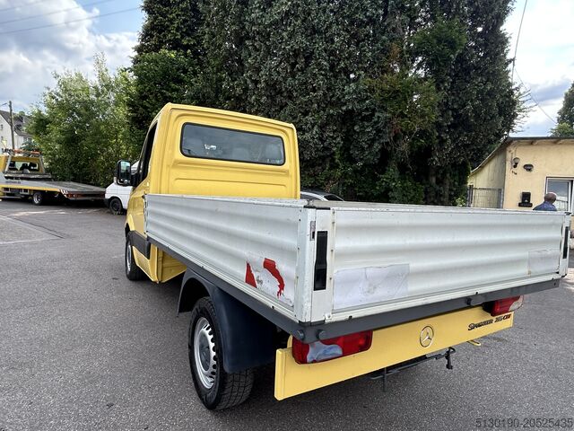 Benne à ridelles (dans le contexte des véhicules : plateau à ridelles rabattables) Mercedes-Benz 315 CDI Pritche