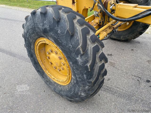 Niveleuse Caterpillar 140M Ripper + Pushblock