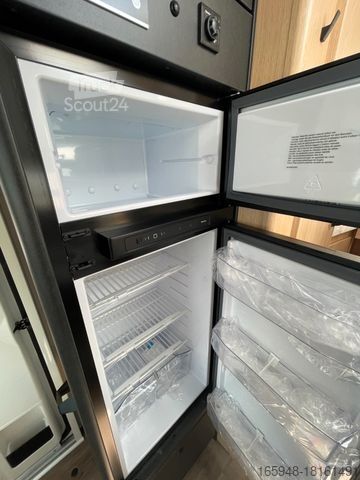 Teilintegriertes Wohnmobil SUNLIGHT T 68 | Autom. | schwarz | Hubbett | MJ 2025