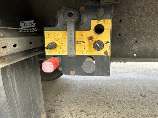 Semiremorcă deschisă cu prelată SCHMITZ SO1, GETRäNKEAUFLIEGER ORTEN SAFE SERVER,  LIFTACHSE, EDSCHA-VERDECK