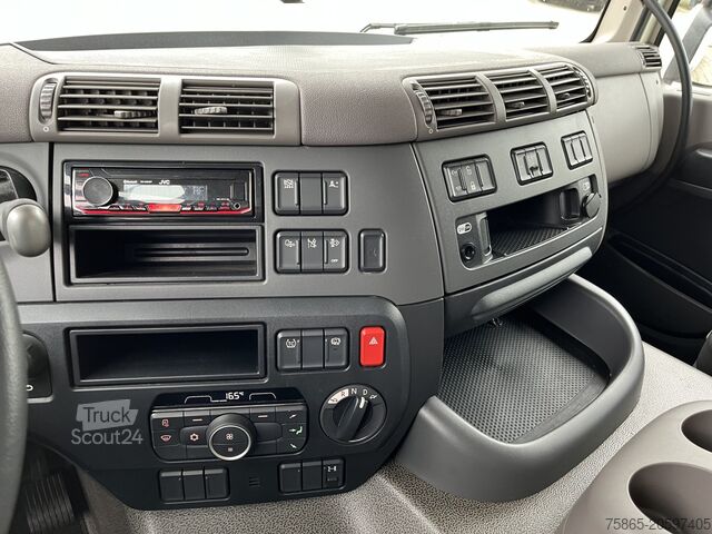 Gekoeld/bevroren transport DAF CF 260 FA / Carrier Koeler - 30 gr / Chereau Fr...