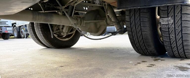 Autobasculantă IVECO DAILY 35C12