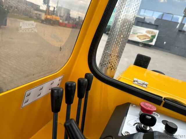 čtyřcestný vysokozdvižný vozík Combilift C2500 / Compact / Wide positioner