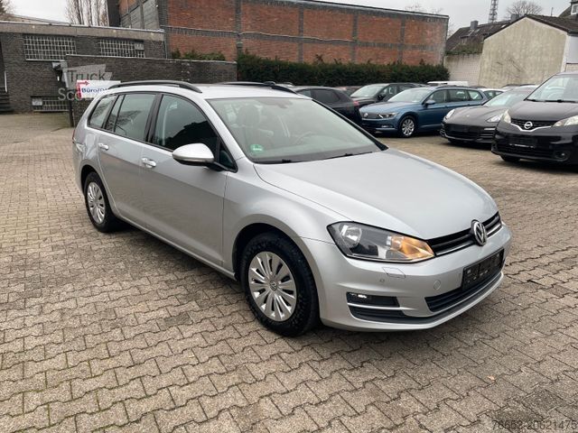 Minibús VOLKSWAGEN Golf 1.6 TDI DSG Variant* Navi* Klima* MFL* PDC