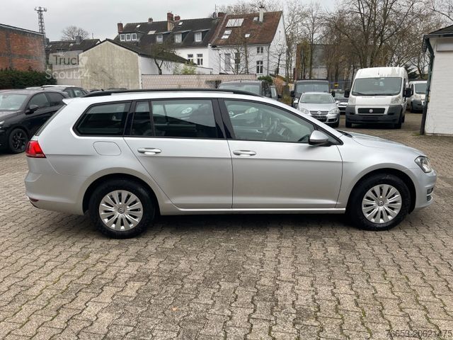 Minibús VOLKSWAGEN Golf 1.6 TDI DSG Variant* Navi* Klima* MFL* PDC