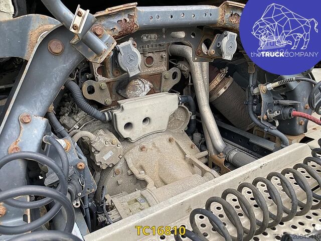 معيار SZM Mercedes-Benz Actros 1843