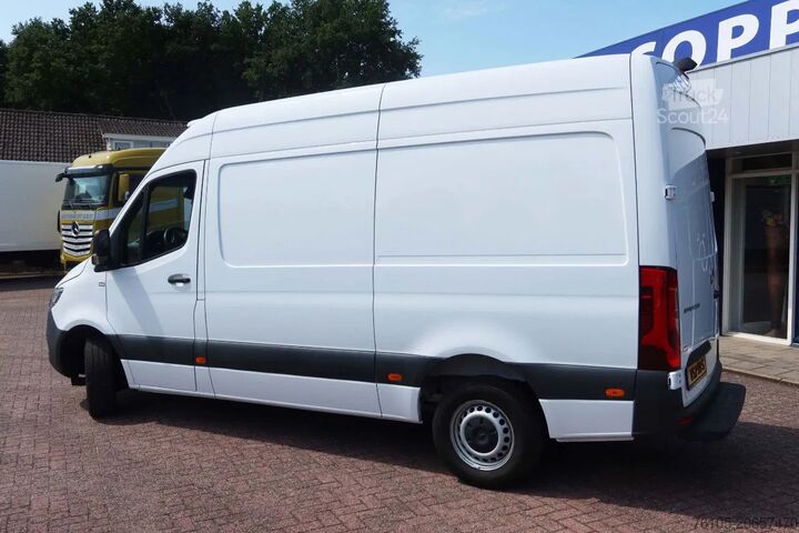 شاحنة التبريد Mercedes-Benz Sprinter 317 Koel/Vries L2/H2 220 Volt stekker