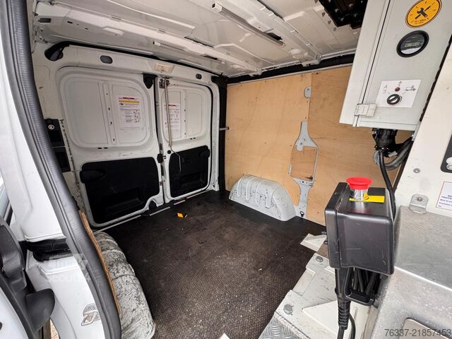 Transporter podnośnik roboczy Renault Trafic Hubarbeitsbühne Klubb KL 21B