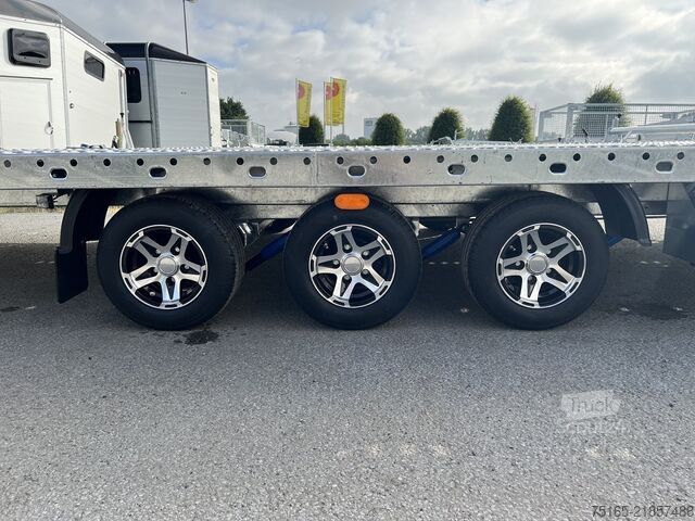 Car carrier van Vezeko Jumbola 35.60 Tridem Autotransporter