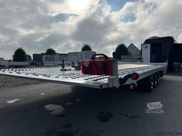 Car carrier van Vezeko Jumbola 35.60 Tridem Autotransporter