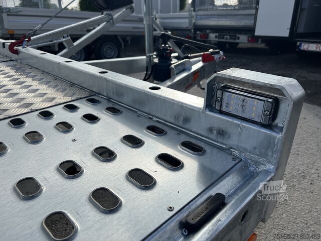 Car carrier van Vezeko Jumbola 35.60 Tridem Autotransporter