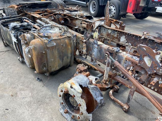 Standardni vlačilec MAN TGX 18.510 Brandschaden