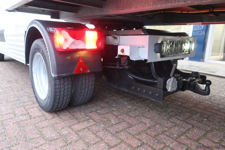 BE-SZM Mercedes-Benz 519 CDI V6 Motor 519 CDI V6 Motor + B.E Trailer