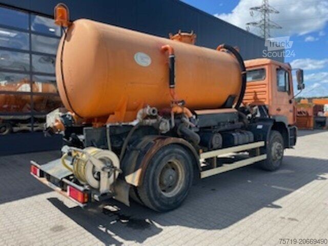Camión para usos especiales MAN 18.264 4x4 Straßenwaschwagen/Wasserwagen
