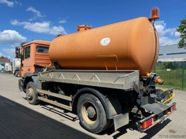 Camión para usos especiales MAN 18.264 4x4 Straßenwaschwagen/Wasserwagen