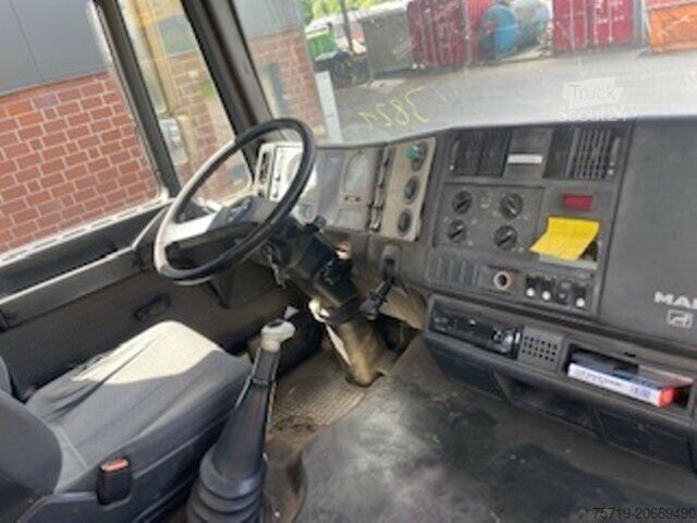 Camión para usos especiales MAN 18.264 4x4 Straßenwaschwagen/Wasserwagen