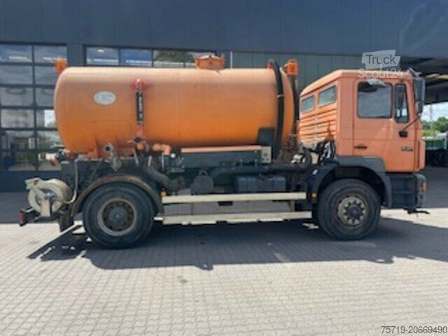 Camión para usos especiales MAN 18.264 4x4 Straßenwaschwagen/Wasserwagen