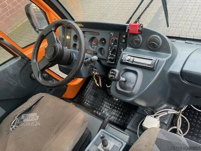 Van personalizado Multicar M 30 4x4 Fumo Carrier EEV/AHK