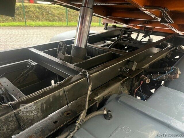 Van personalizado Multicar M 30 4x4 Fumo Carrier EEV/AHK