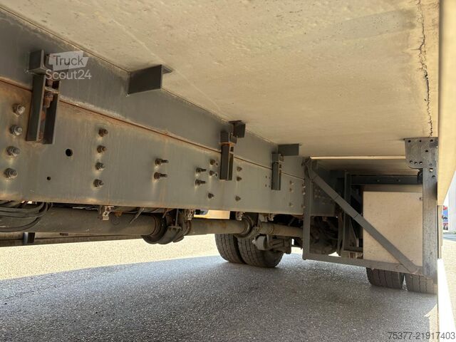 Jäähdytetyt/pakastetut kuljetukset Scania P280 4 x 2 Euro 5 frigo Meatrails Rohr Viande C...