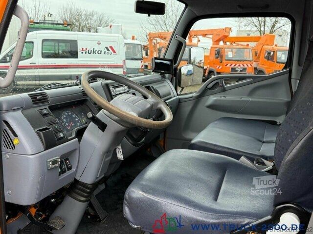 Крюковой мусоровоз Mitsubishi Canter 7C18D 7Sitze City Abroller 2x AHK - 57Tkm