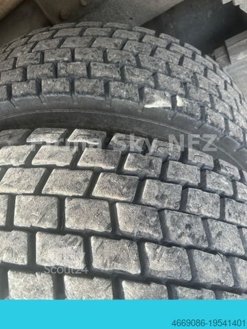 Camion pompe à béton TATRA Schwing 32/28 Mit Fernbedienung Top Zustand