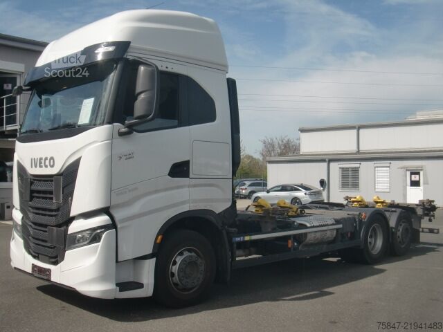 Lastebil med utskiftbar overbygning Iveco S-Way AS 260 S 49 Y/FS BDF 7,82 2x AHK