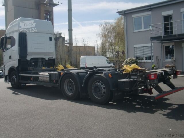Lastebil med utskiftbar overbygning Iveco S-Way AS 260 S 49 Y/FS BDF 7,82 2x AHK