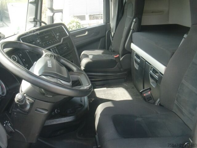 Lastebil med utskiftbar overbygning Iveco S-Way AS 260 S 49 Y/FS BDF 7,82 2x AHK