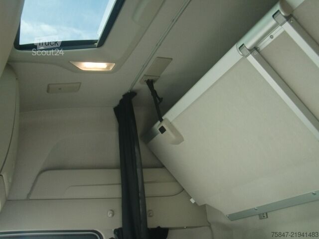 Lastebil med utskiftbar overbygning Iveco S-Way AS 260 S 49 Y/FS BDF 7,82 2x AHK